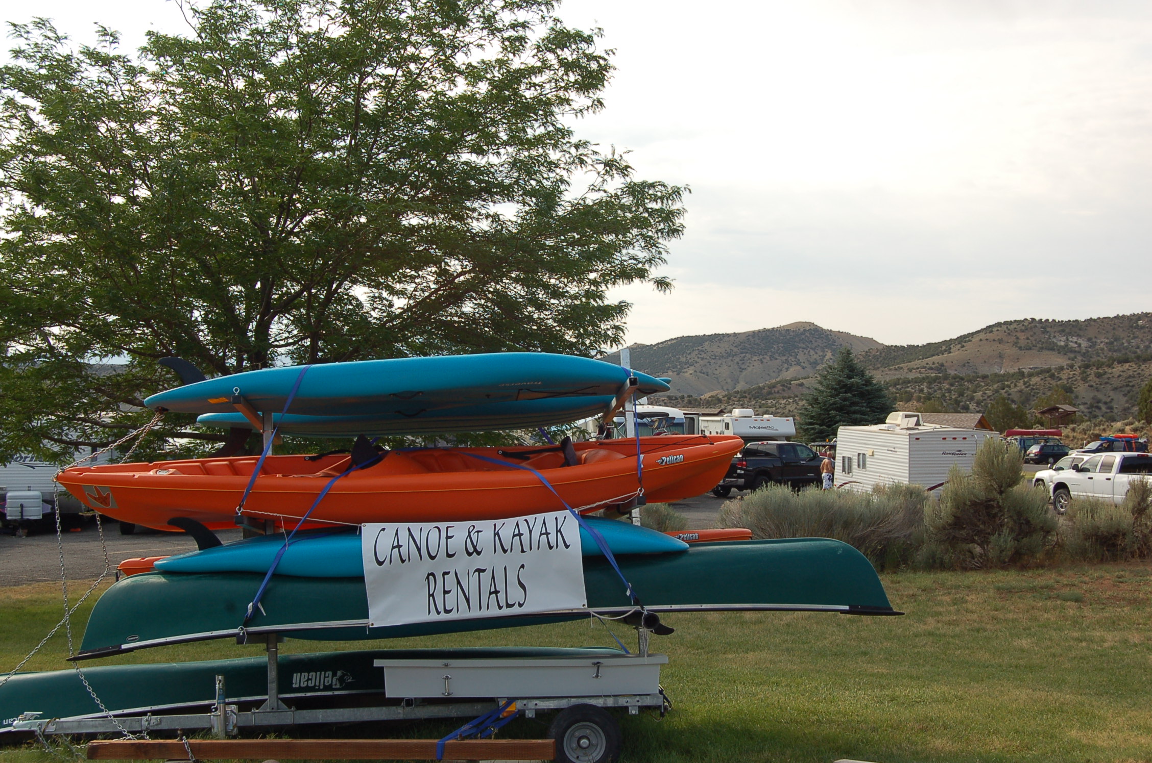 canoe and kayak rentals on trailer